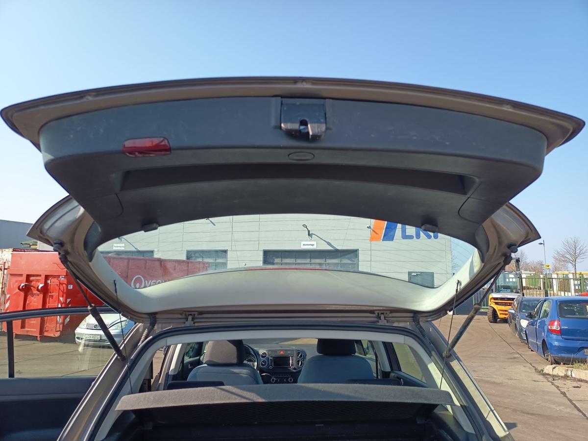 Golf Plus II original Heckklappe mit Scheibe A8X Kaschmirbraun Bj 2009