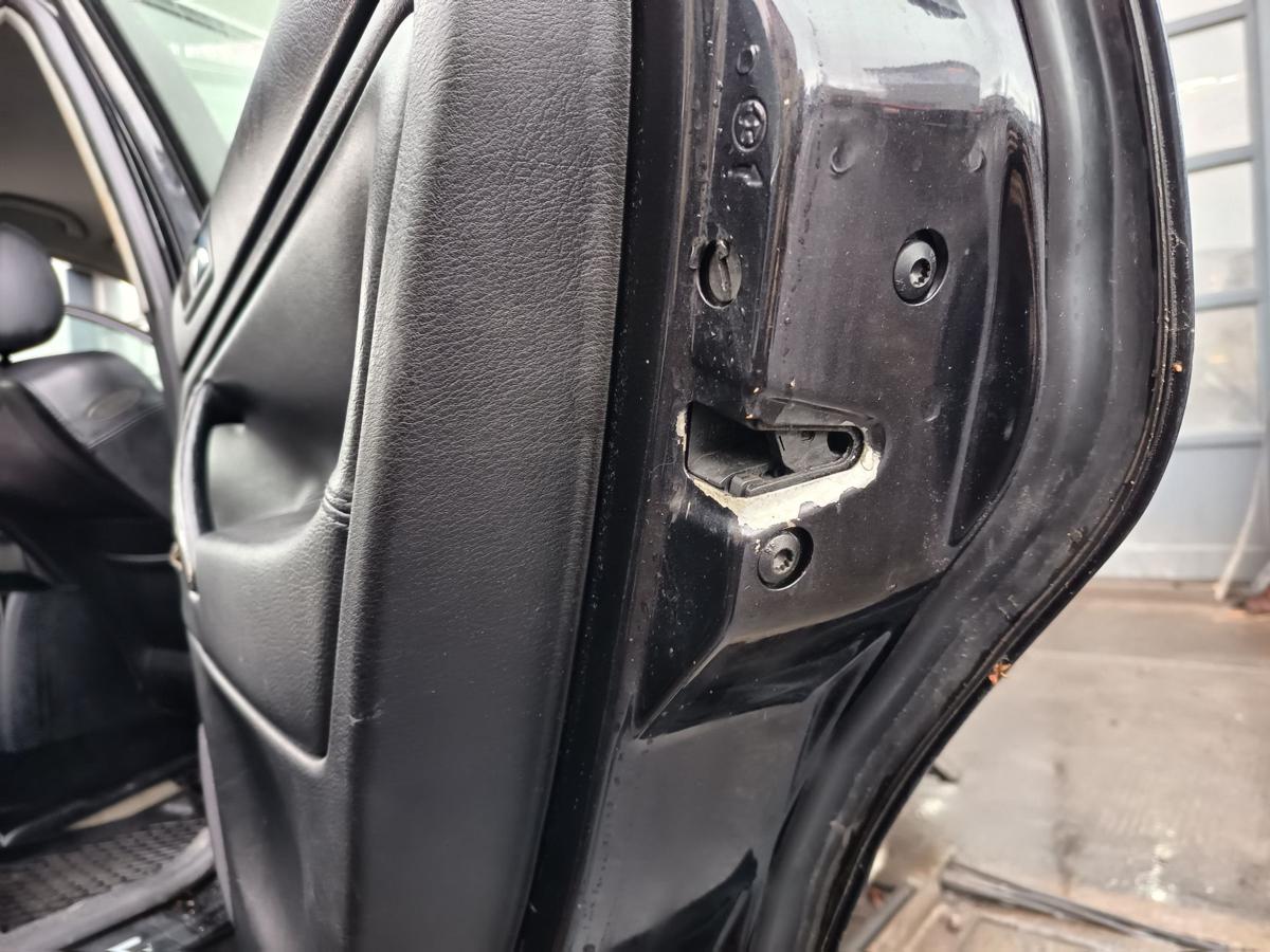 VW Passat 3BG Kombi original T&uuml;r hinten rechts Fond C9Z Black Magic Bj 2003