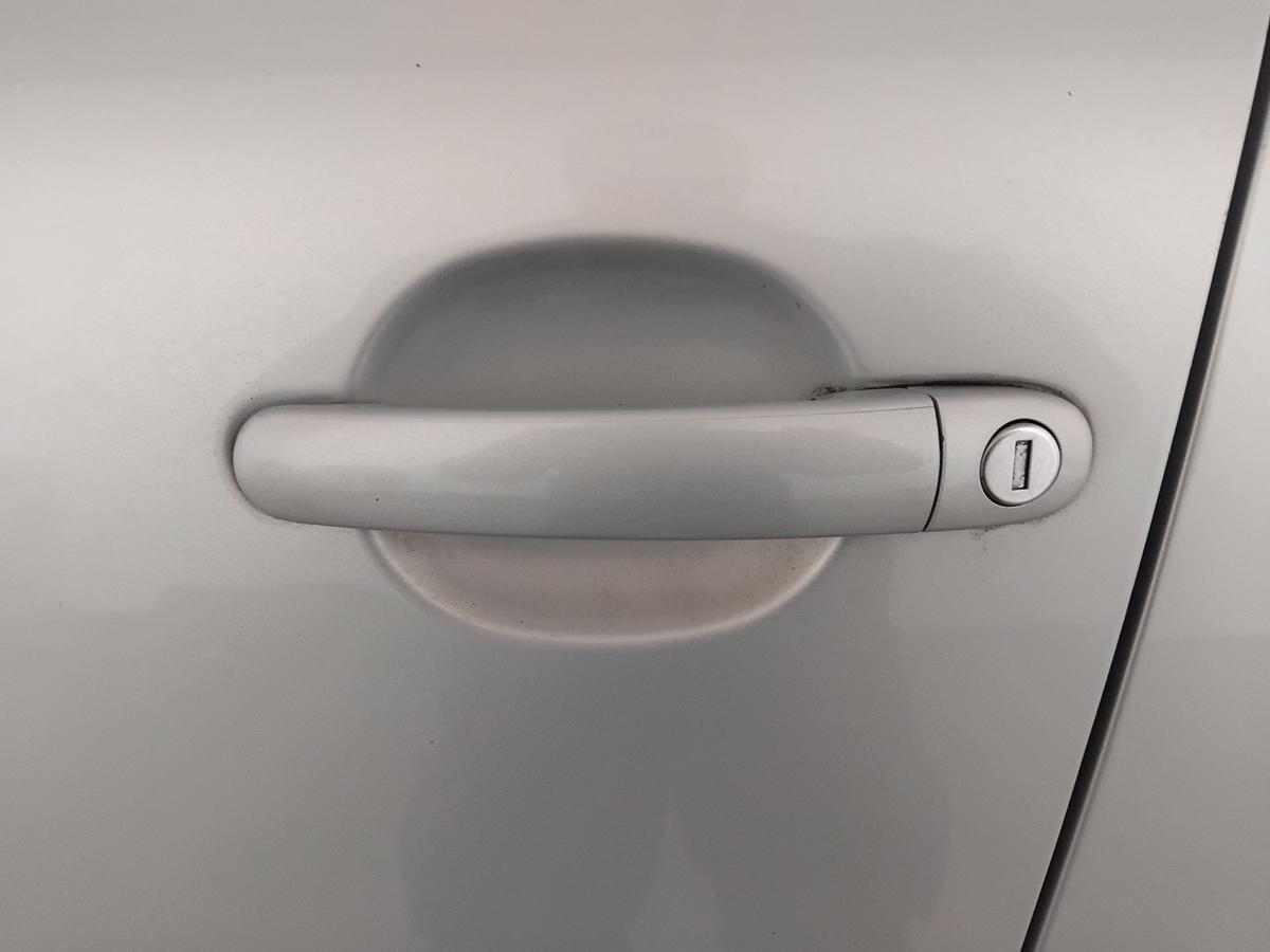 VW Passat 3B T&uuml;r vorn links Fahrert&uuml;r satinsilbermetallic LB7Z BJ1999