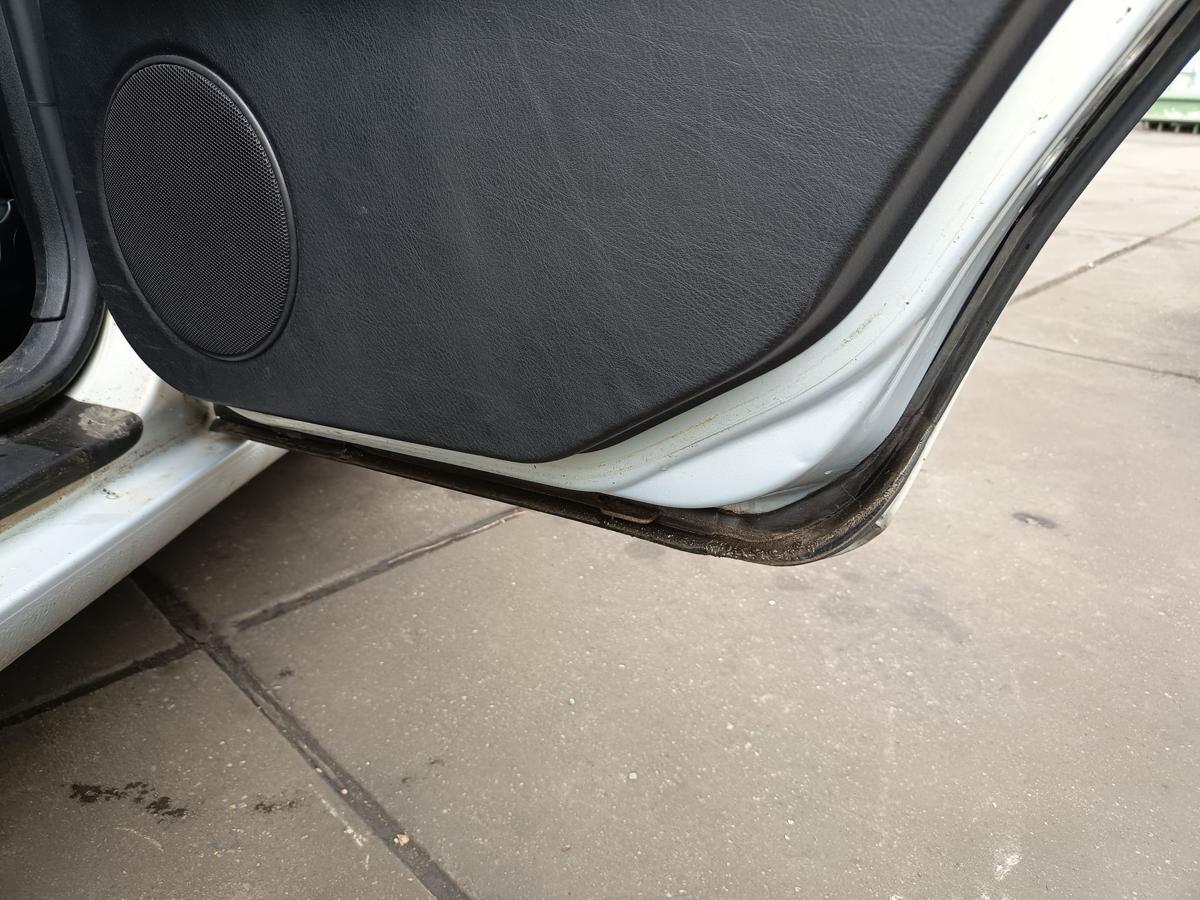VW Golf IV original T&uuml;r hinten rechts LB7Z Satinsilber Baujahr 2000