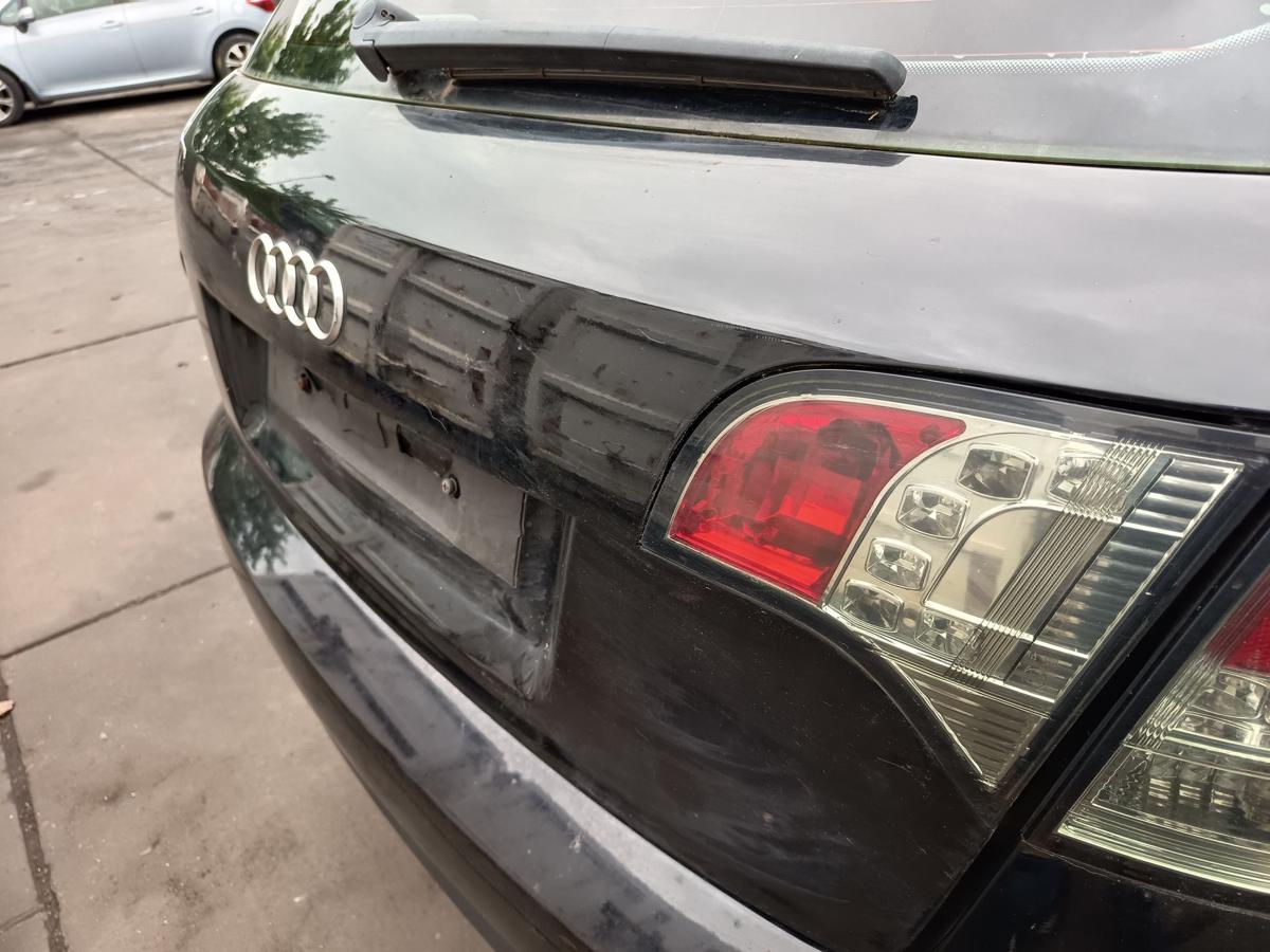 Audi A4 B7 Avant original Heckklappe mit Scheibe Y9B Brillantschwarz Bj 2007