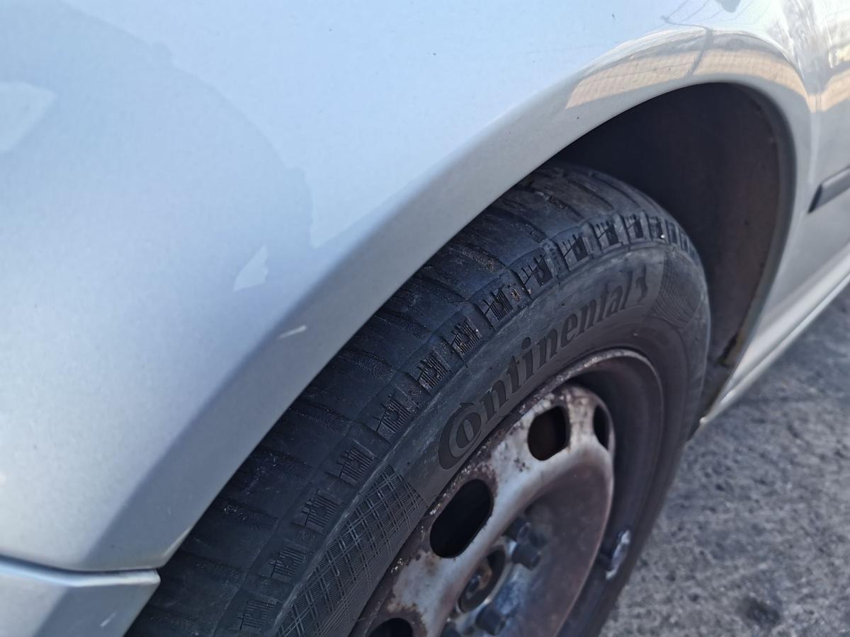 VW Golf IV 4 1J Kotflügel Fender Seitenwand vorn links LA7W Reflexsilber Met