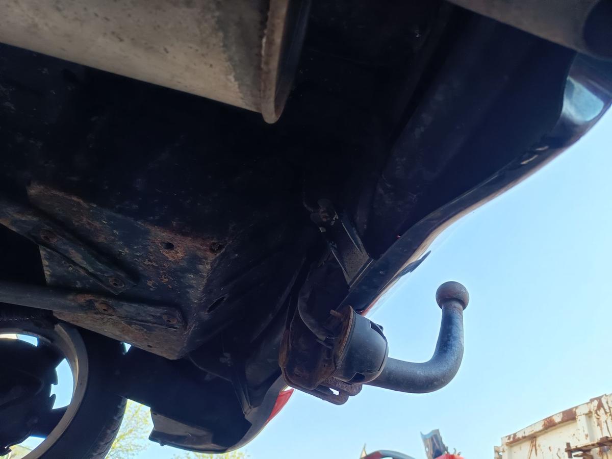 Peugeot 206CC original Sto&szlig;stange F&auml;nger hinten Heck KPL Montebello Bj2006