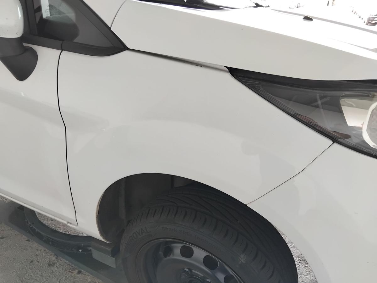 Ford Fiesta JA8 CCN 2013-2017 original Kotfl&uuml;gel vorn rechts frostweiss