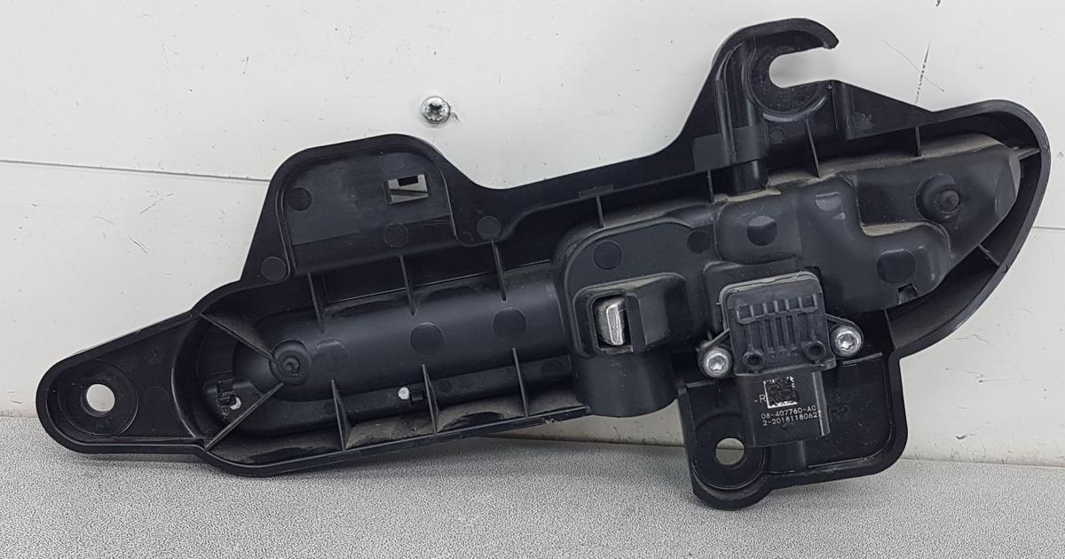 Tesla Model 3 T&uuml;rgriff vorn rechts Bj2019 1081832-00-J Chrom passt auch hinten