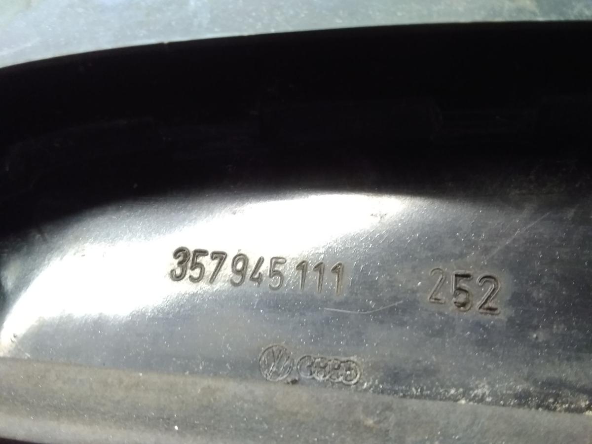 VW Passat B3 35i BJ1992 original R&uuml;ckleuchte au&szlig;en links Limousine rot gelb 357945111