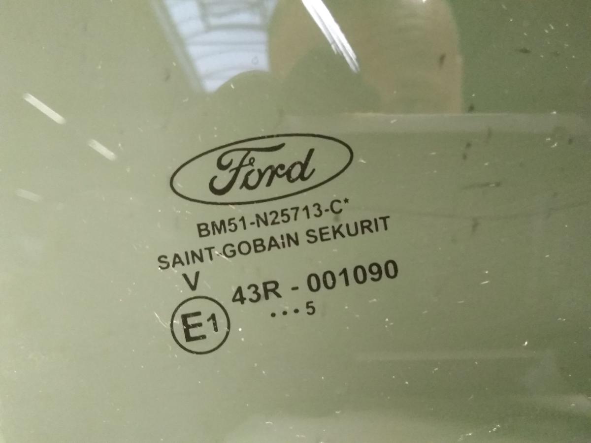 Ford Focus 3 Kombi original Türscheibe hinten links original abgedunkelt BJ2015