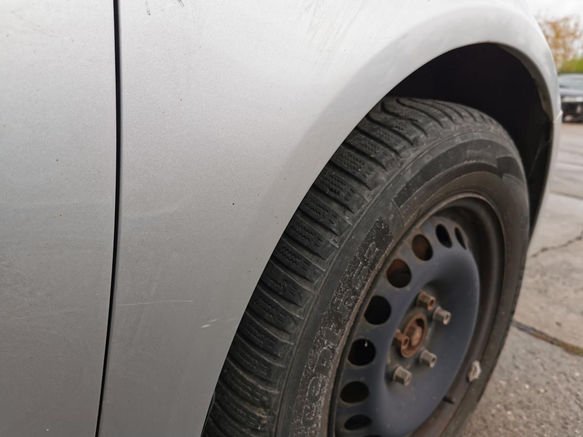 VW Golf V 5 Kotflügel Fender Seitenwand vorn rechts OE LA7W Reflexsilber Met