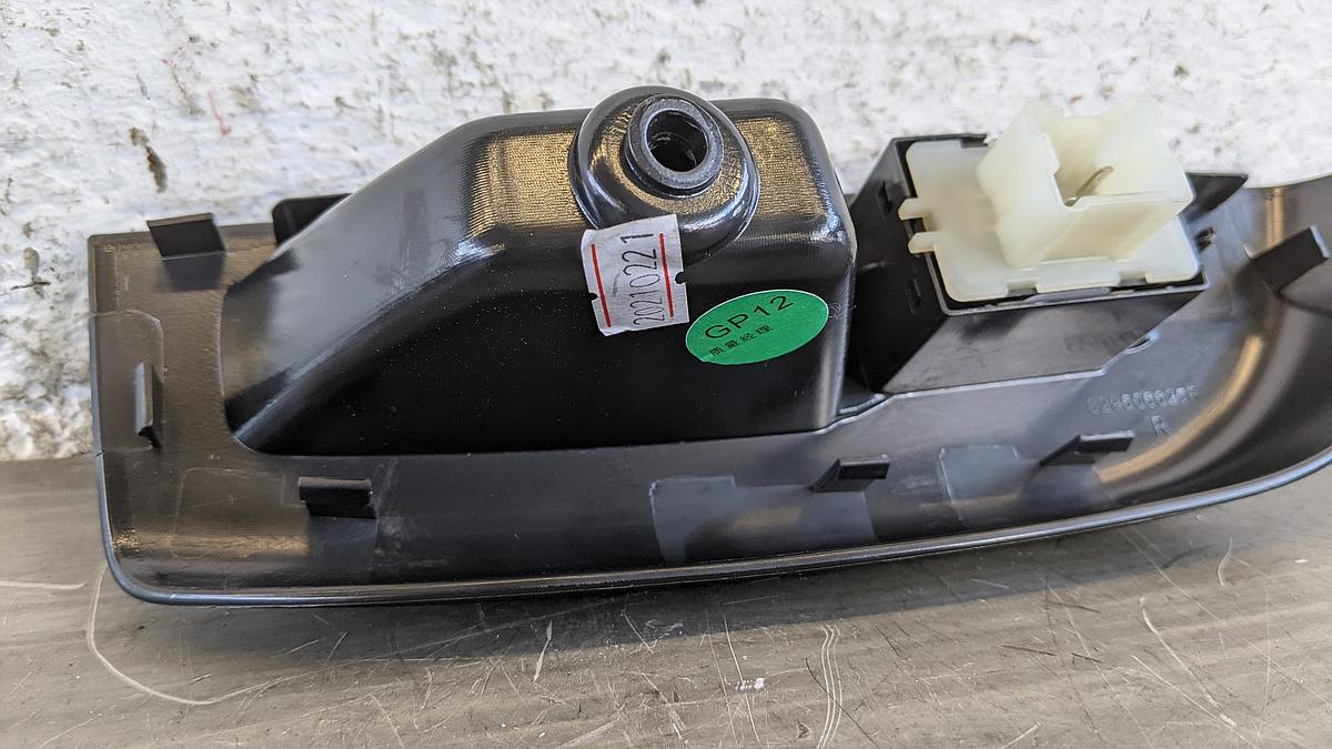 Dacia Spring Fensterheberschalter hinten rechts Taster 029506625R