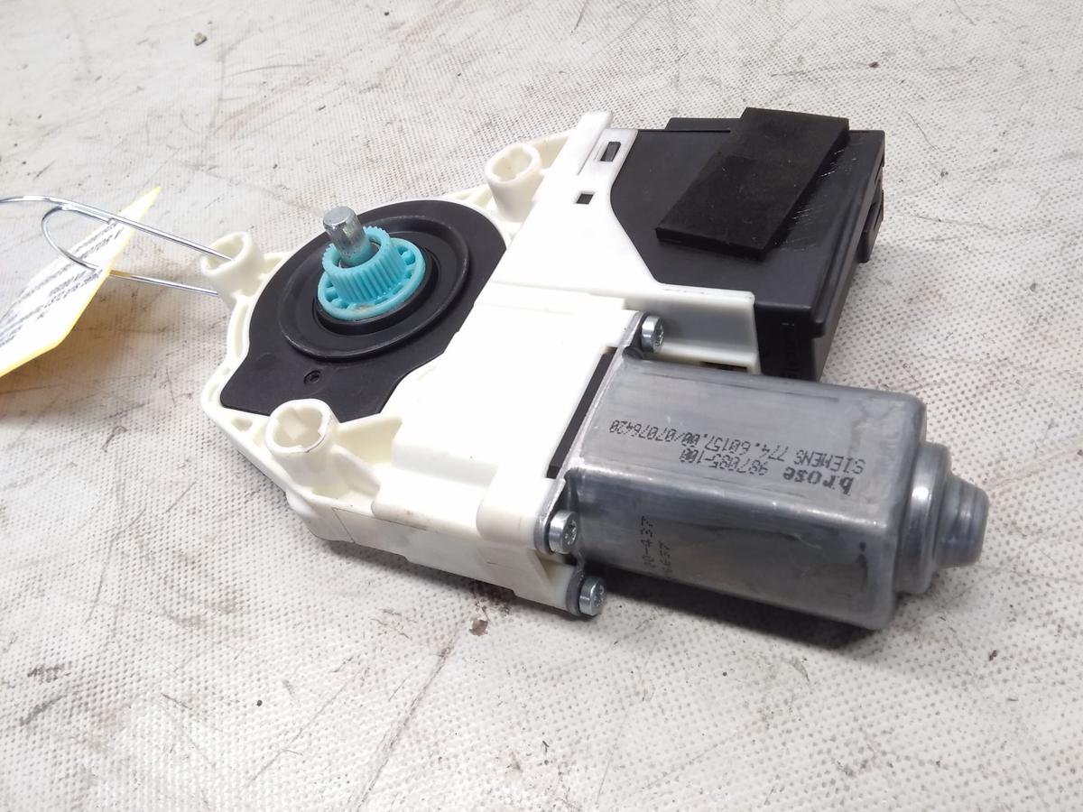 Seat Ibiza 6L original Fensterhebermotor vorn rechts 6L2959801 BJ2009