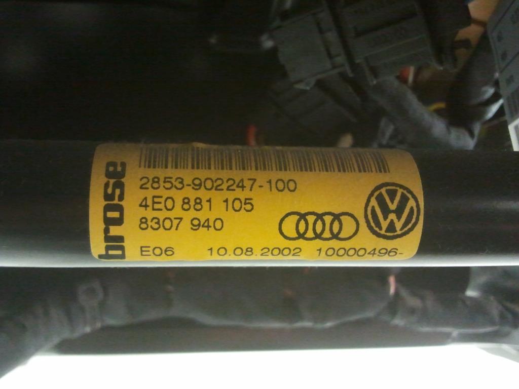 Audi A8 4E D3 Sitz vorn links Fahrersitz Valconaleder hellgrau platin Bj.2002