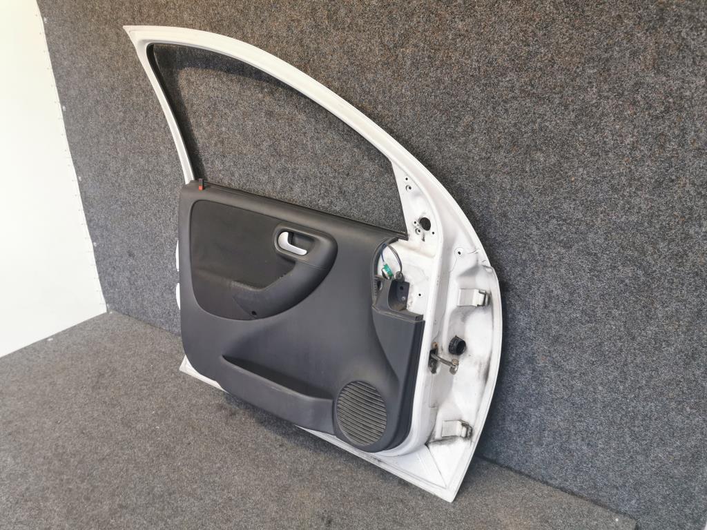 Opel Corsa (C) BJ 2006 T&uuml;r vorn links Fahrert&uuml;r wei&szlig; 5-t&uuml;rer