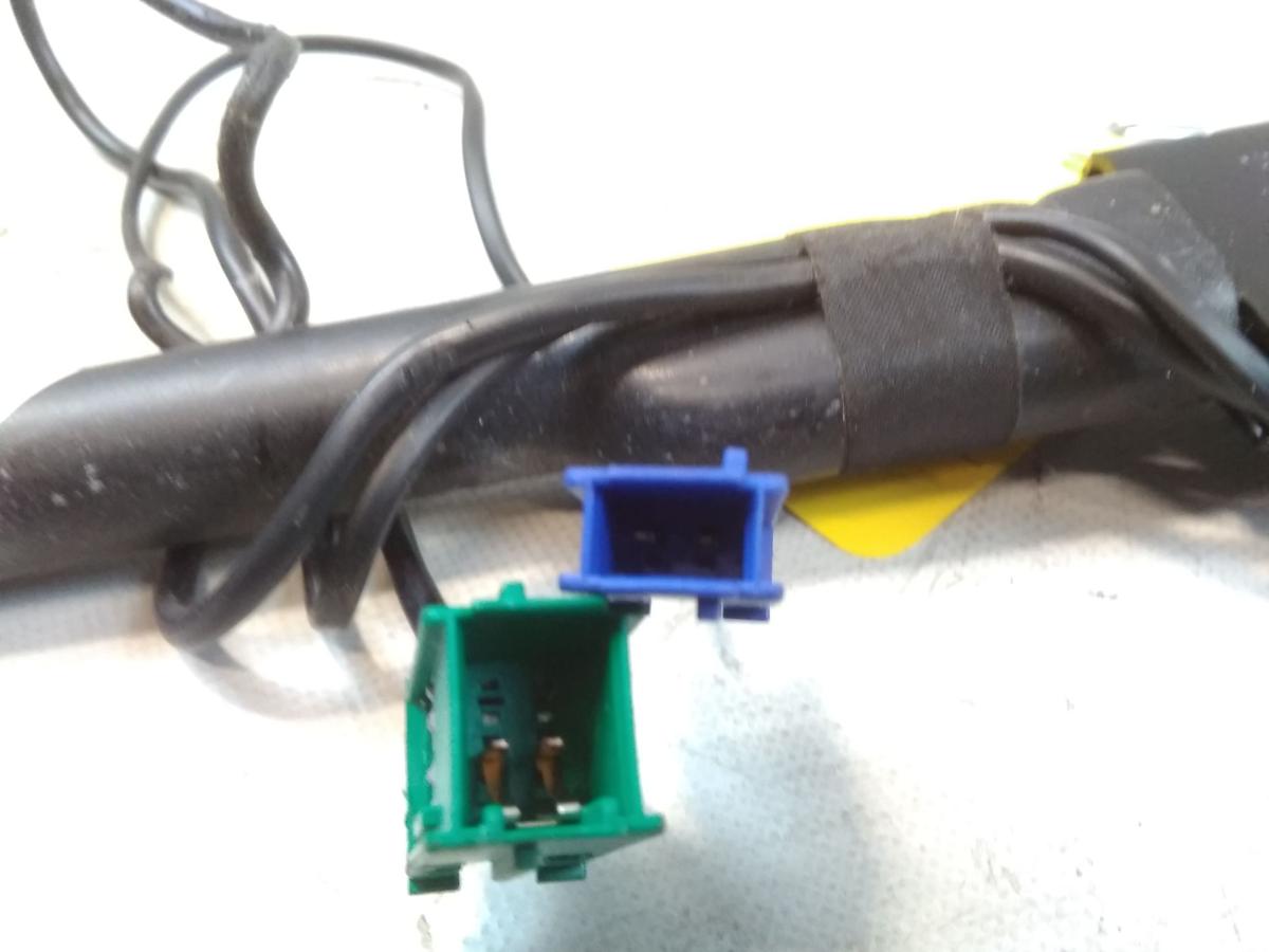 Opel Corsa D original Gurtschlo&szlig; vorn links unfallfrei BJ2014