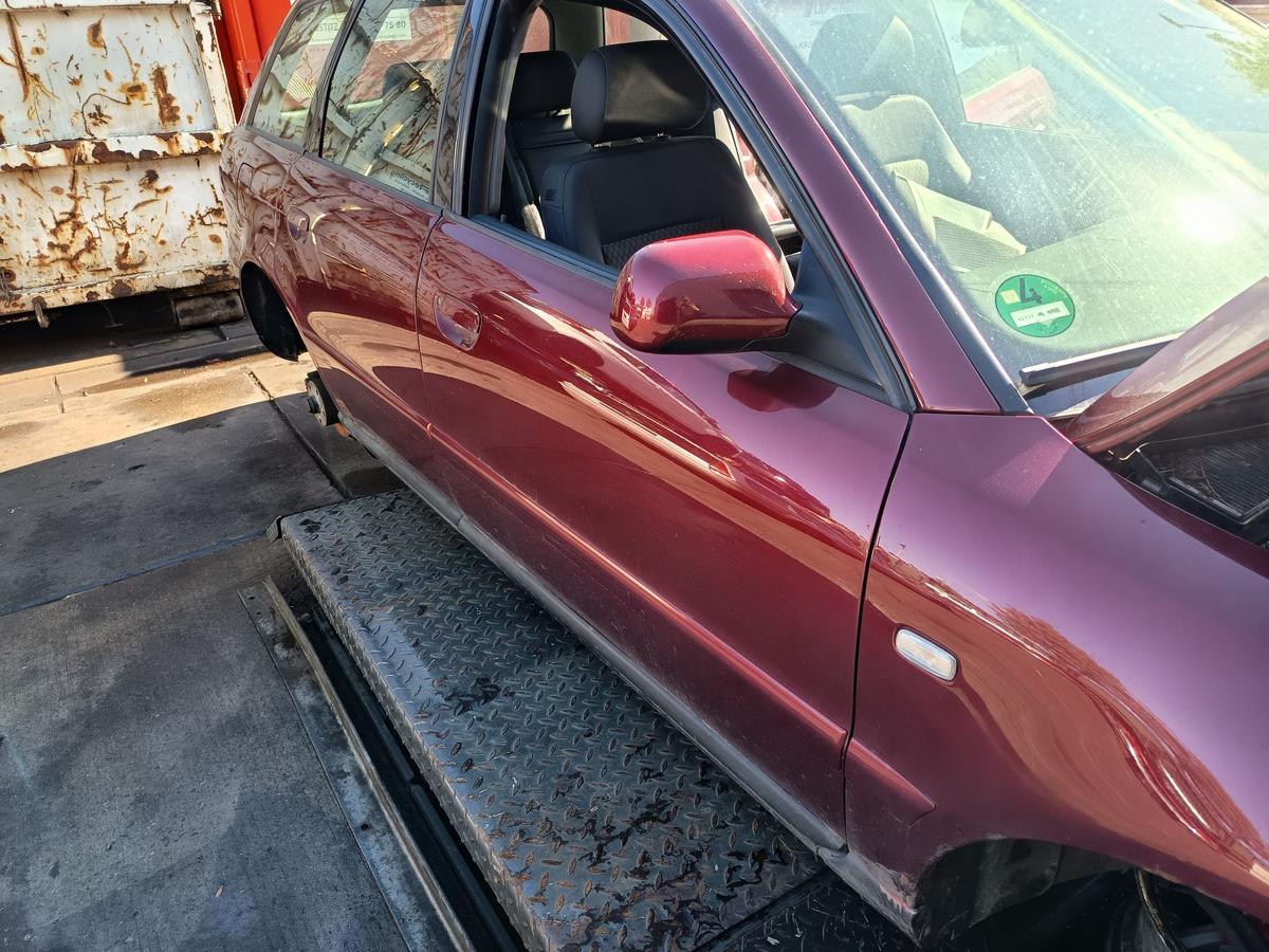 Audi A4 B5 8D original Tür vorn rechts Beifahrer Z3L Hibiscusrot Bj 2000