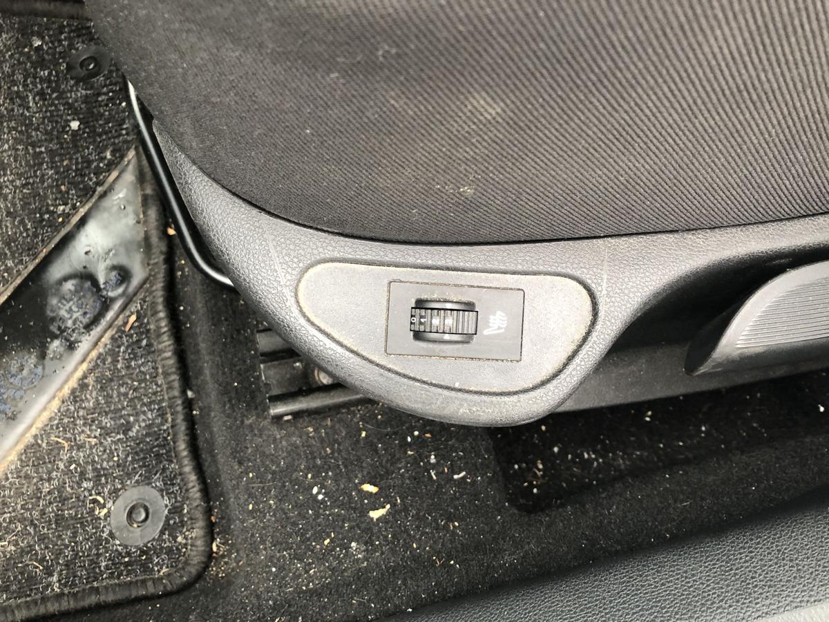 Peugeot 308 SW 4E 4H Sitz vorn links Fahrersitz mit Heizung Autositz Stoffsitz