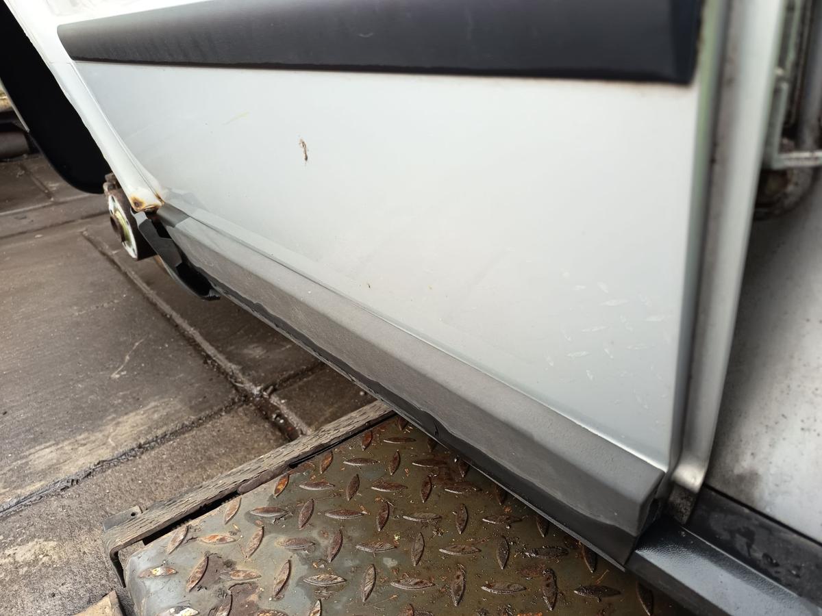 VW Passat 3B Limo original T&uuml;r hinten rechts Fond B7Z Satinsilber Bj 1997