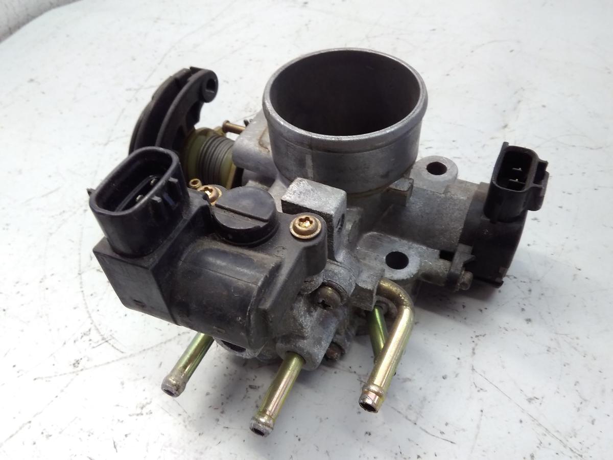 Toyota Corolla E11 BJ1999 original Drosselklappe 116109A19 1.4 63kw 4E-FE