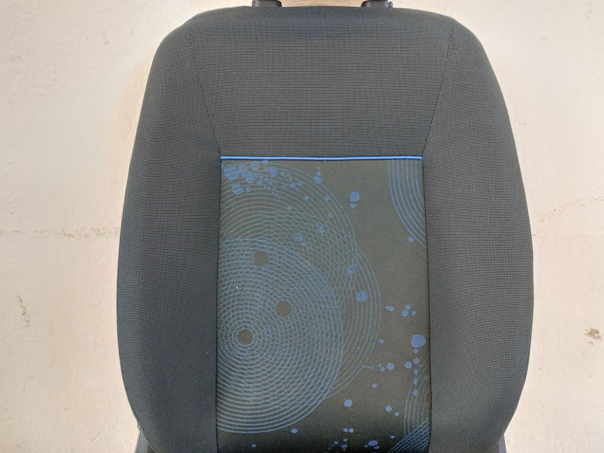 Ford Fiesta JA8 Sitz vorn rechts Beifahrersitz f&uuml;r 3 t&uuml;rer Stoffsitz Autositz