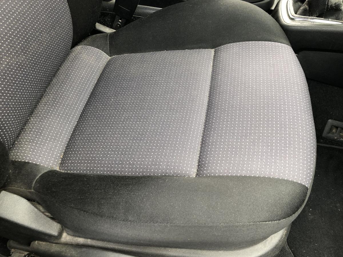 VW Bora 1J Golf 4 Special SItz vorn rechts Beifahrersitz Stoff mit Heizung