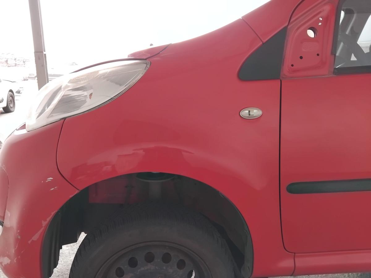 Citroen C1 original Kotfl&uuml;gel vorn links KJH Scarletrot BJ2009