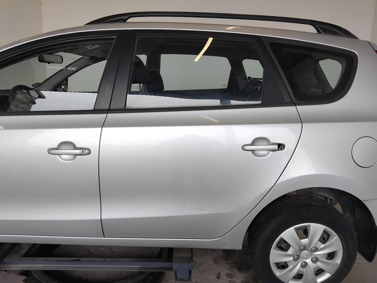 Hyundai i30cw Kombi FD T&uuml;r hinten links Kombi 2R Continental Silver BJ2009