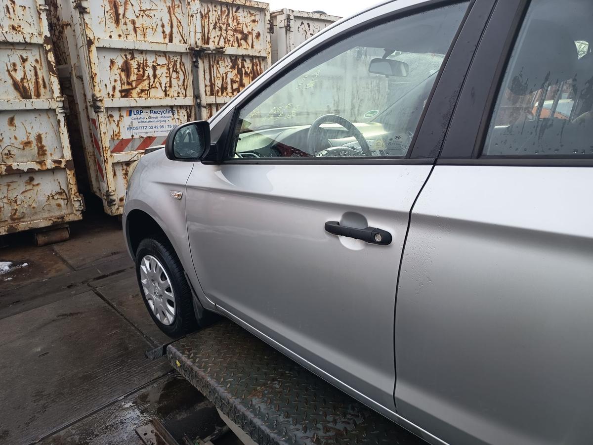 Hyundai i20 original T&uuml;r vorn links Fahrer Rohbau FG Seek silver Bj 2012