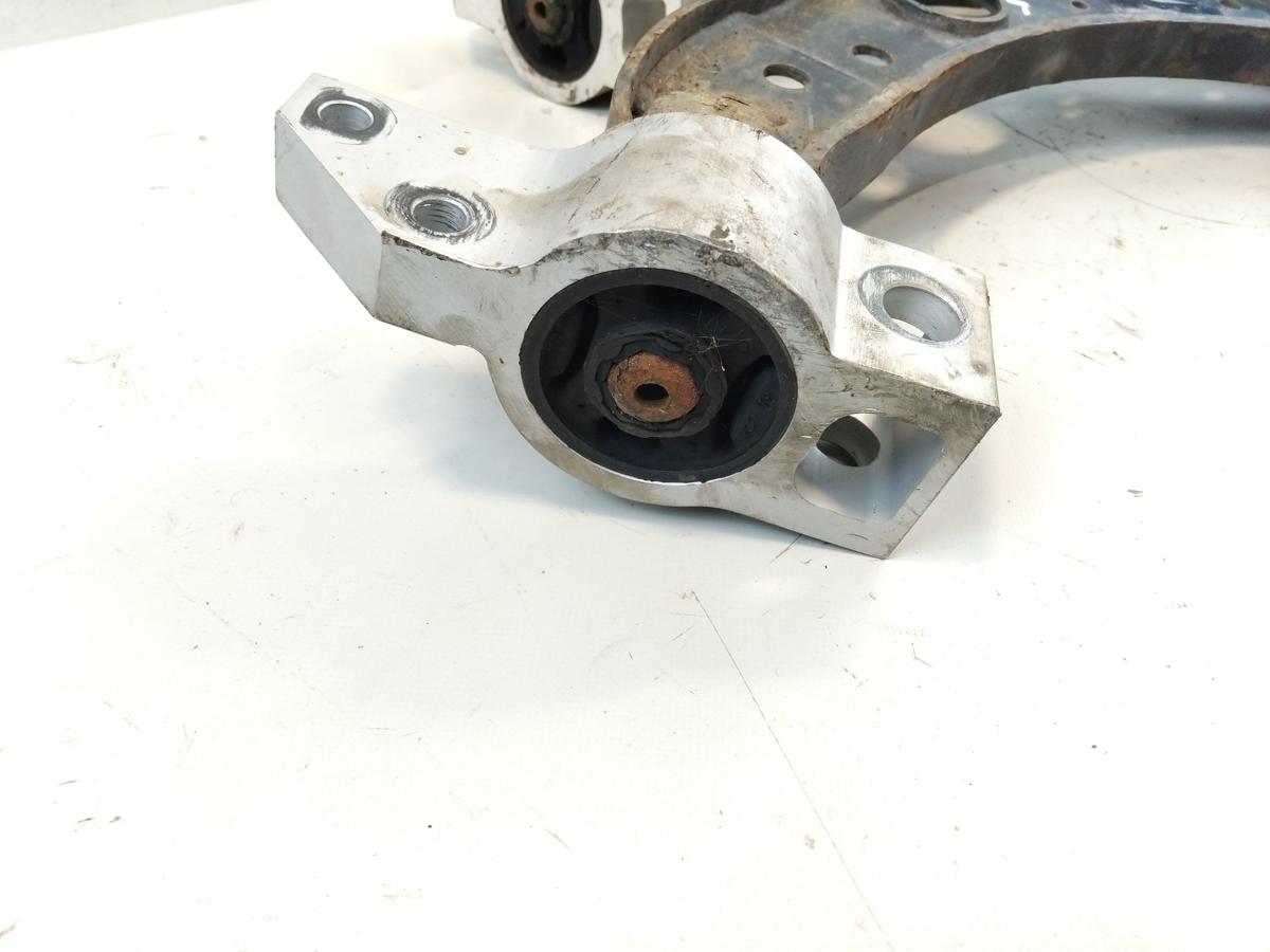 VW Golf 5 Variant original Satz Querlenker Vorderachse rechts und links Bj.2008