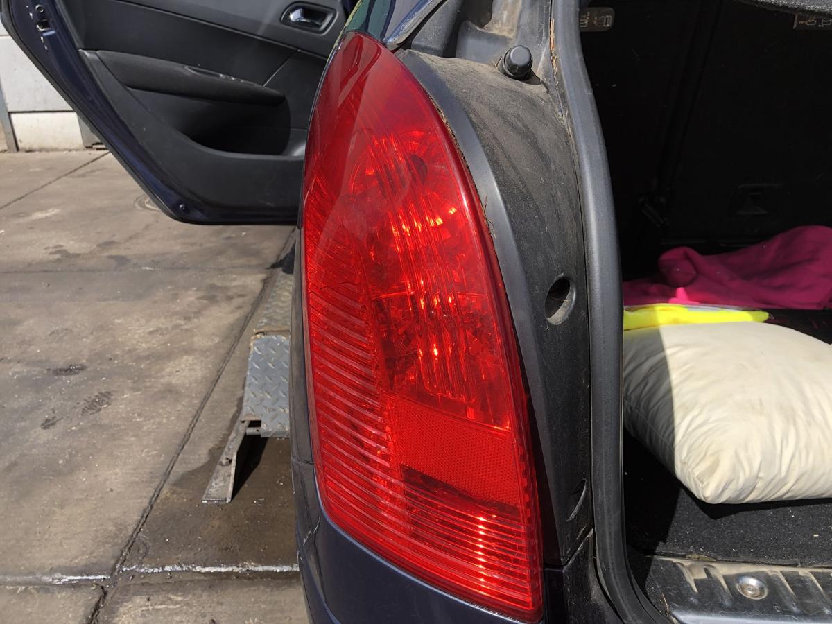 Peugeot 308sw original Rückleuchte links Heck/Schluss/Licht Bj 2008
