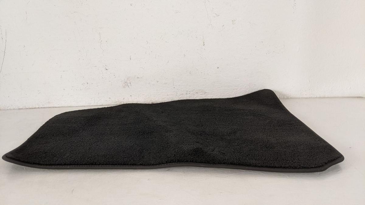 Satz Fu&szlig;matten vorne hinten Velour schwarz Teppich Matten Matte Tesla Model Y