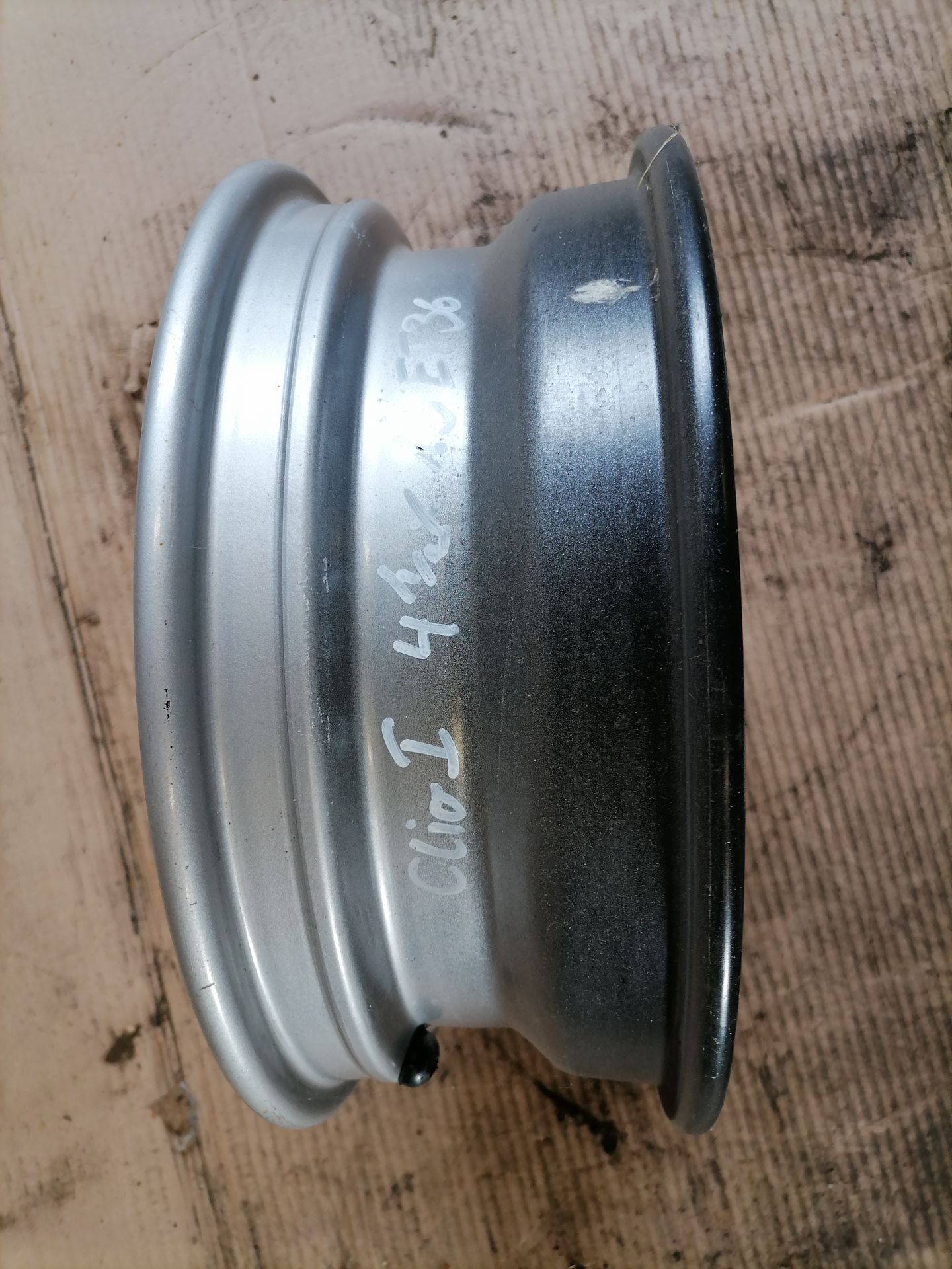 Renault Clio1 Bj.91-98 einzelne Stahlfelge 4.5x13 ET36 silber lackiert