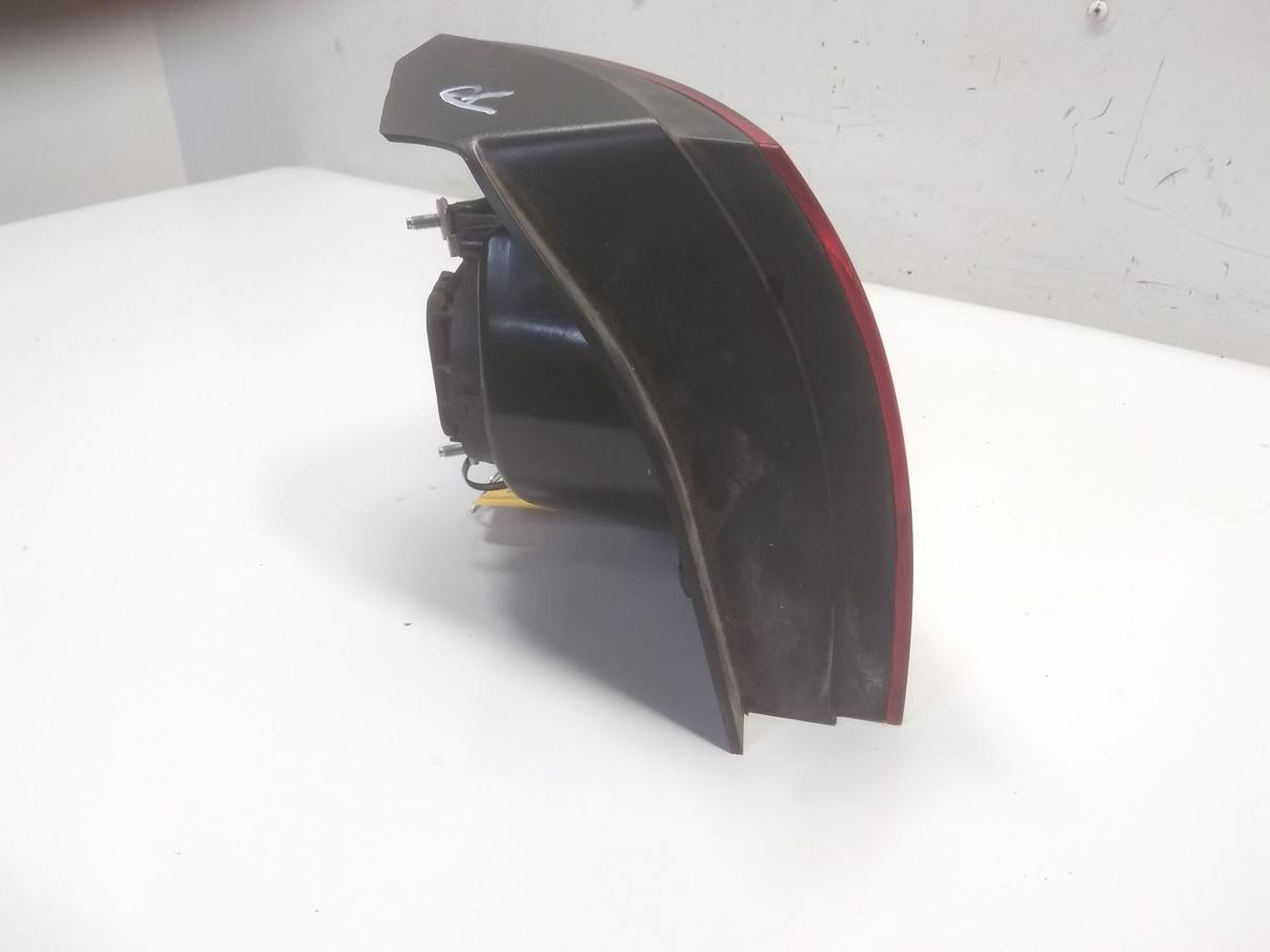 VW Golf 5 1K orig.Rückleuchte Heckleuchte rechts aussen Fließheck BJ2008 dunkel
