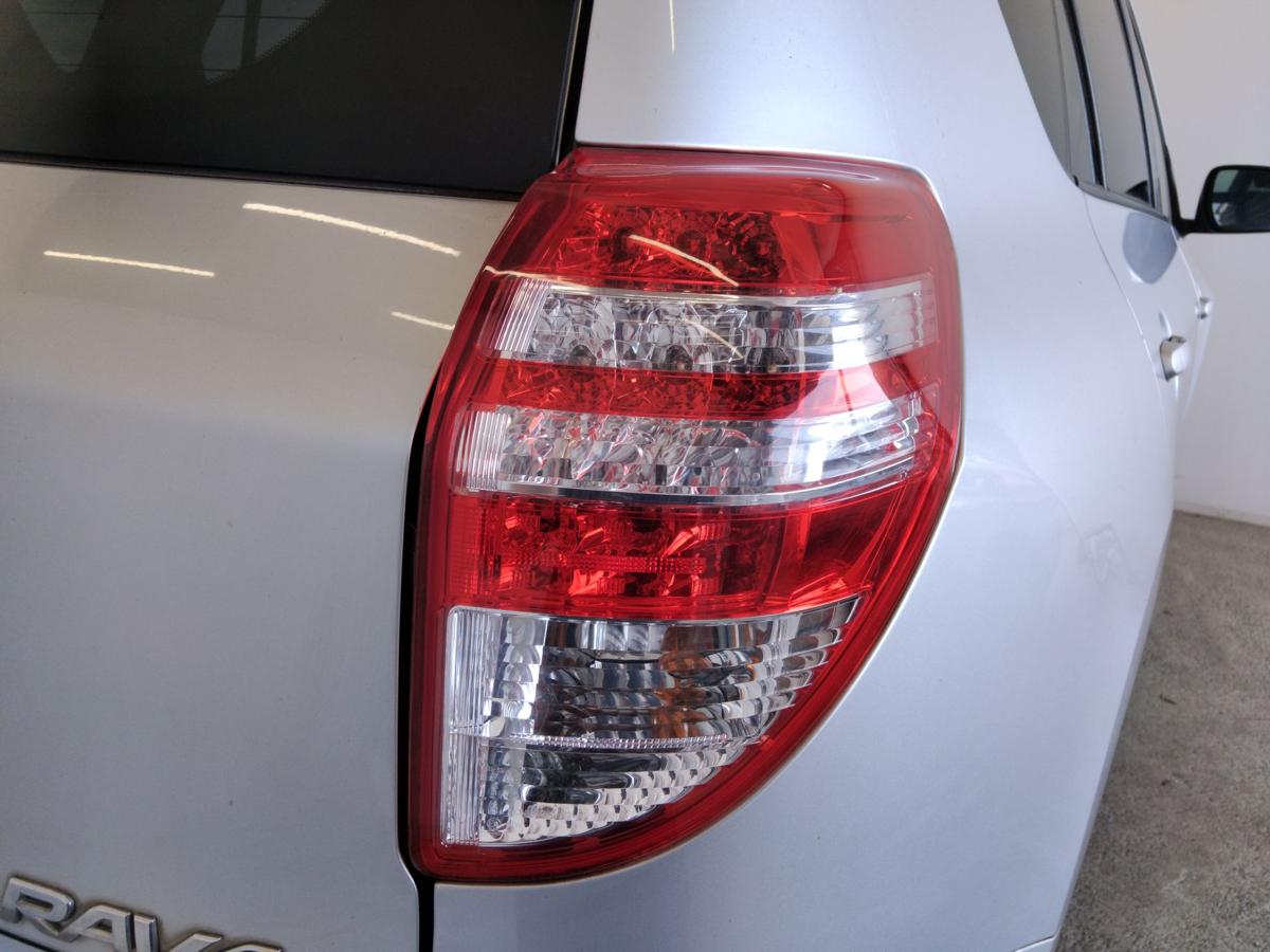 Toyota Rav4 3 Facelift original Rückleuchte Heckleuchte rechts BJ2010