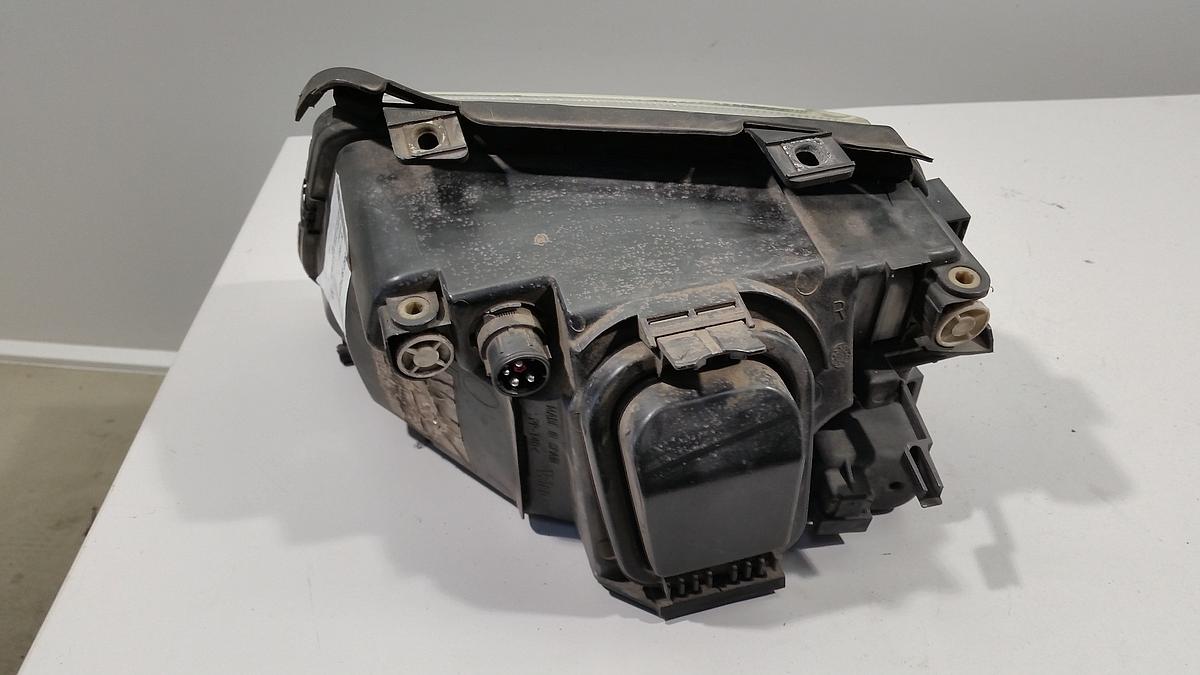 AUDI 8D,AUDI A4,S4, Baujahr: 1994-2001, original Scheinwerfer rechts, leichte Kratzer