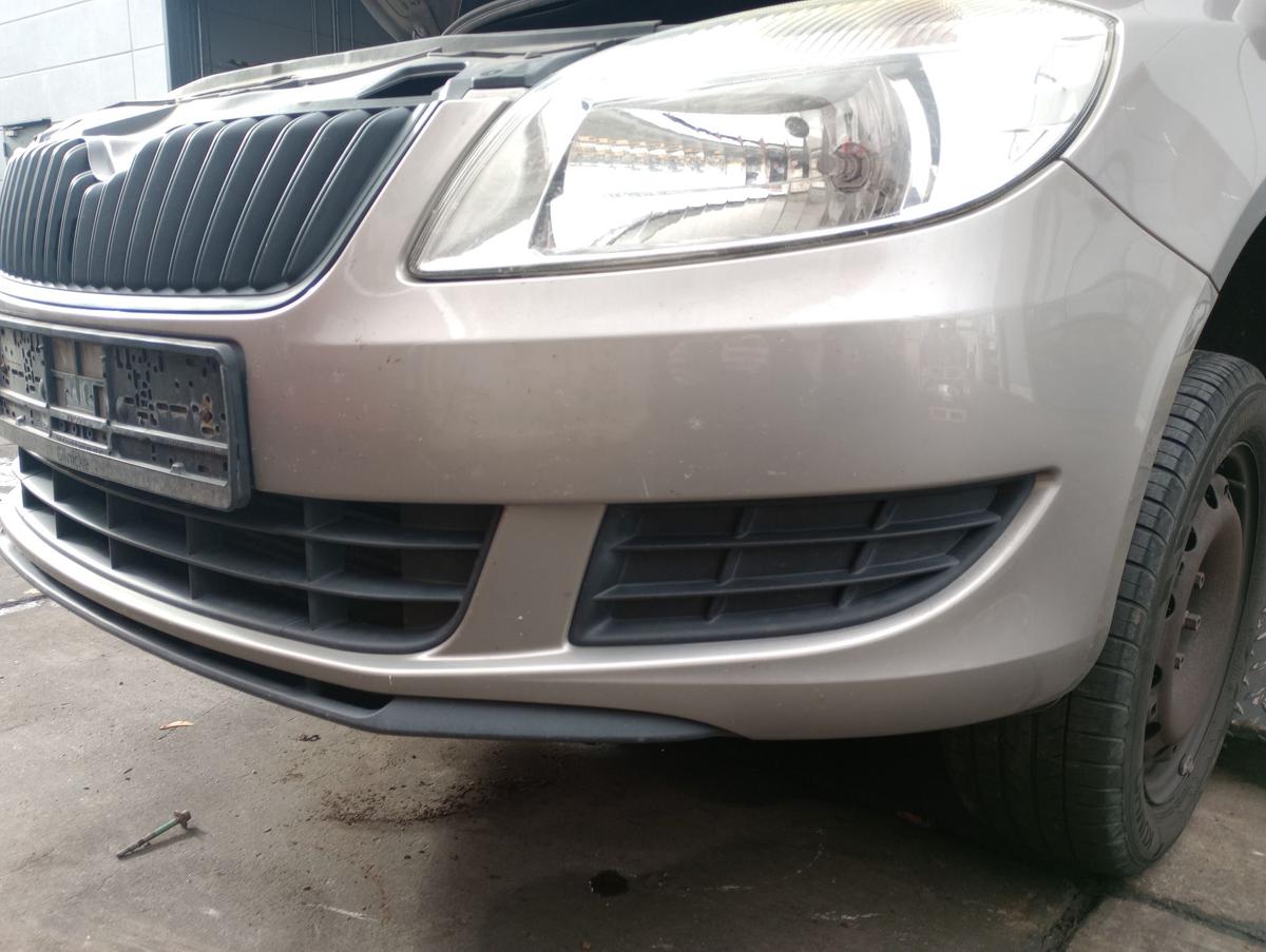 Skoda Fabia Kombi 5J orig Stoßstange vorne F8H Beige Facelift Bj 2010 Skoda Fabia Kombi 5J orig Stoßstange vorne F8H Beige Facelift Bj 2010