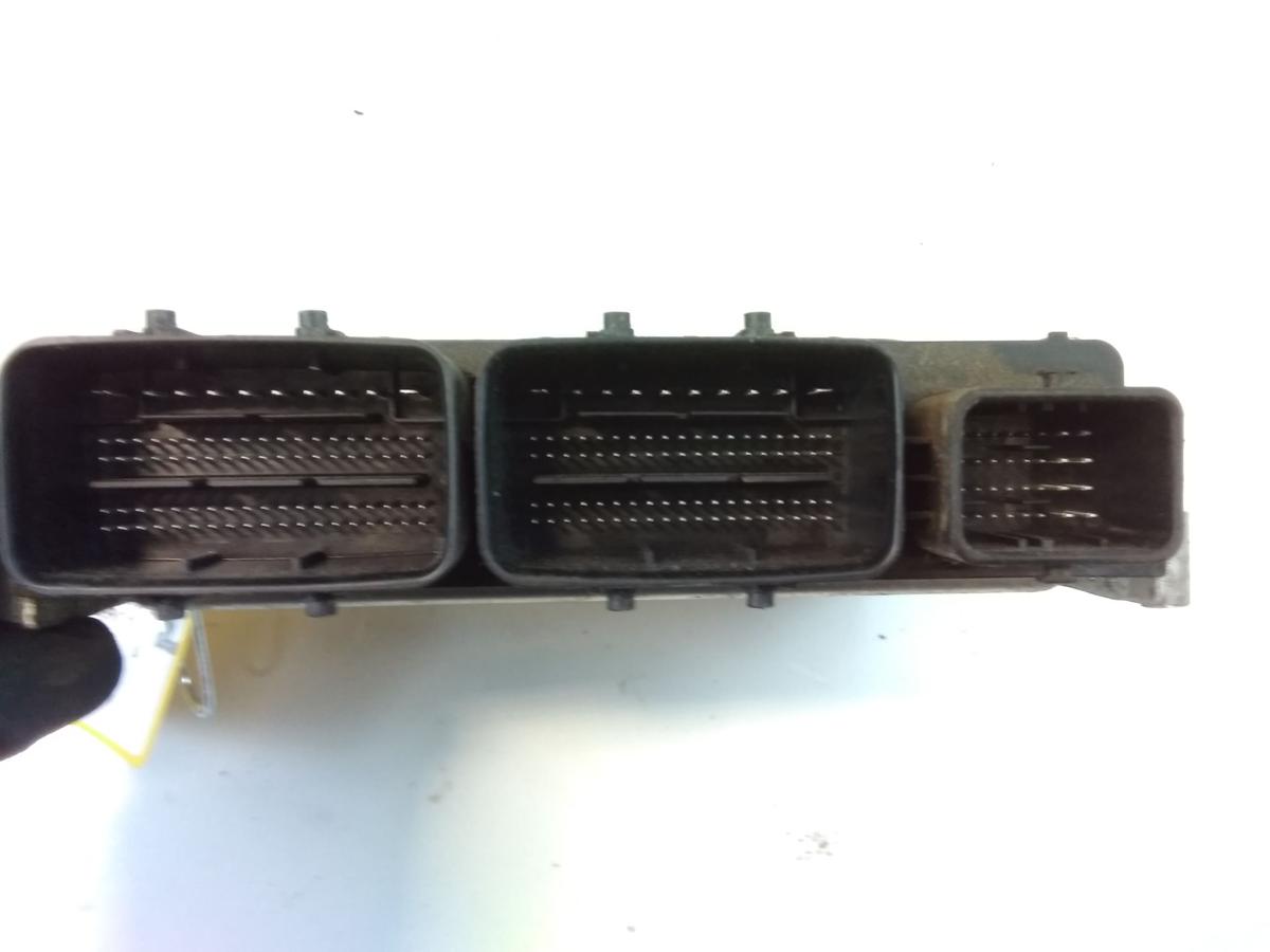 Renault Trafic 3 Motorsteuergerät 2.0DCI 107kw M9RV710 0281036122 Bj.2021