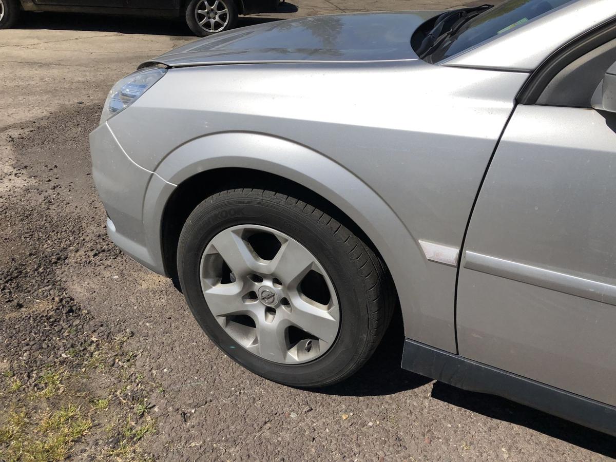 Opel Vectra C Caravan ab 05 Kotfl&uuml;gel vorn links Fahrerseite 2AU Silber