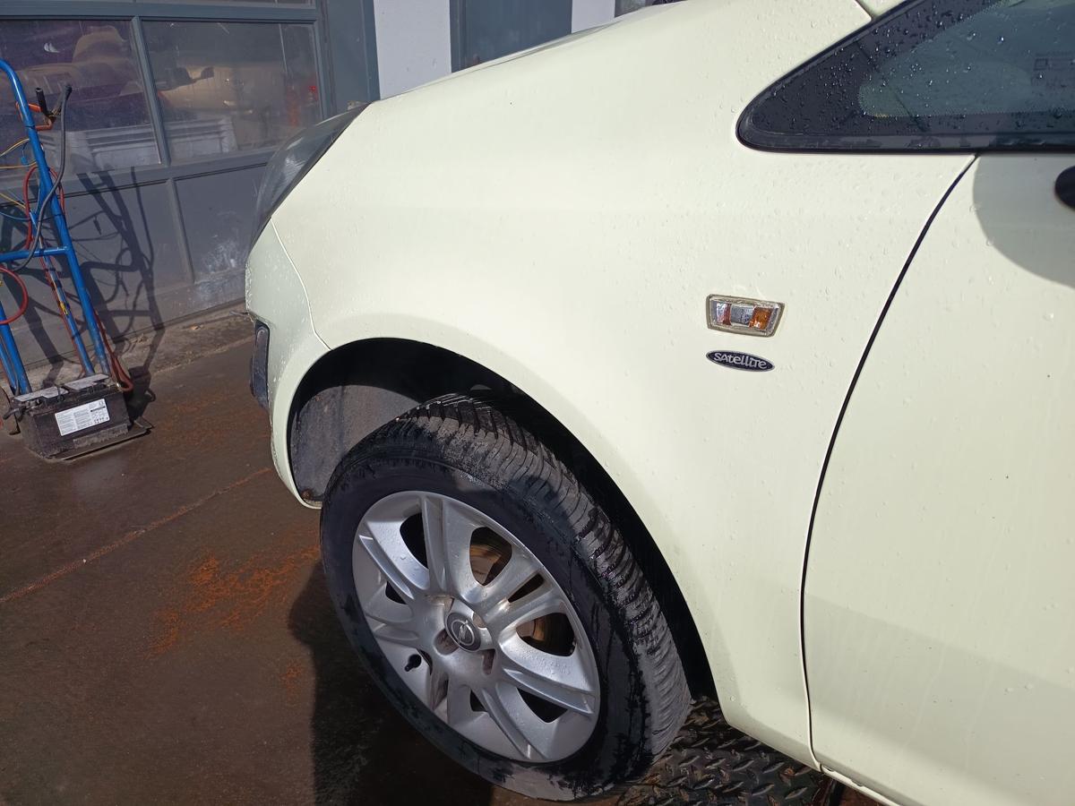 Opel Corsa D original Kotfl&uuml;gel links Seitenteil Z30R Guacamolewei&szlig; Bj 2012