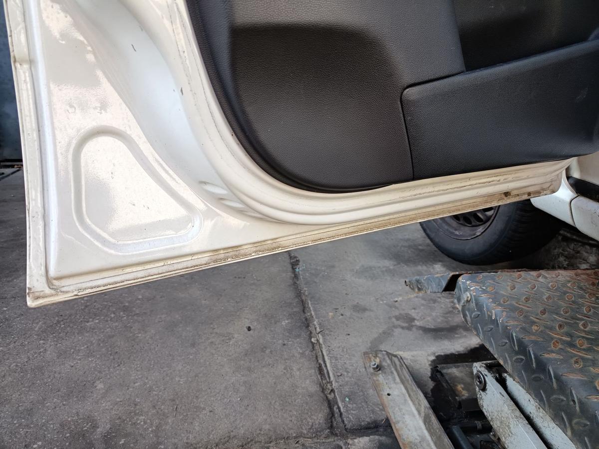 Opel Zafira B original T&uuml;r vorne links Z40R Weiss Baujahr 2009
