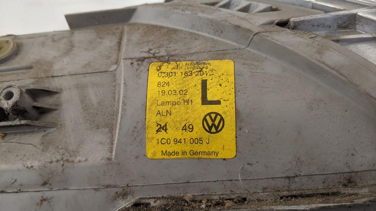 Scheinwerfer Frontscheinwerfer Hauptscheinwerfer links VW New Beetle 1C TRÜB