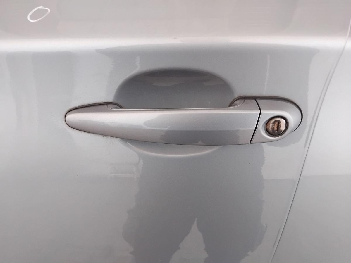 BMW 1er E87 Tür vorn links Fahrertür 5-türig A18 Quarzblau Metallic BJ2006