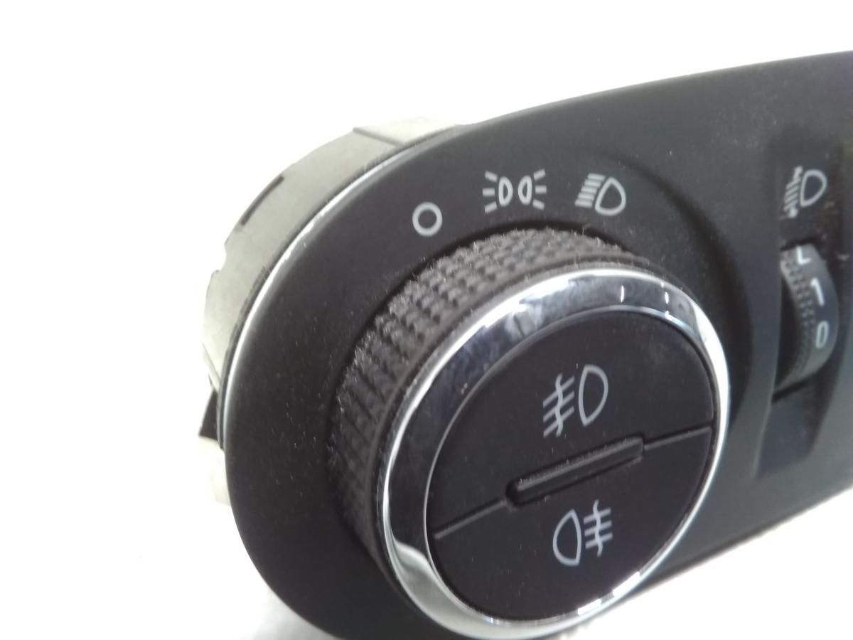 Opel Meriva B original Lichtschalter 13294815 Bj.2012