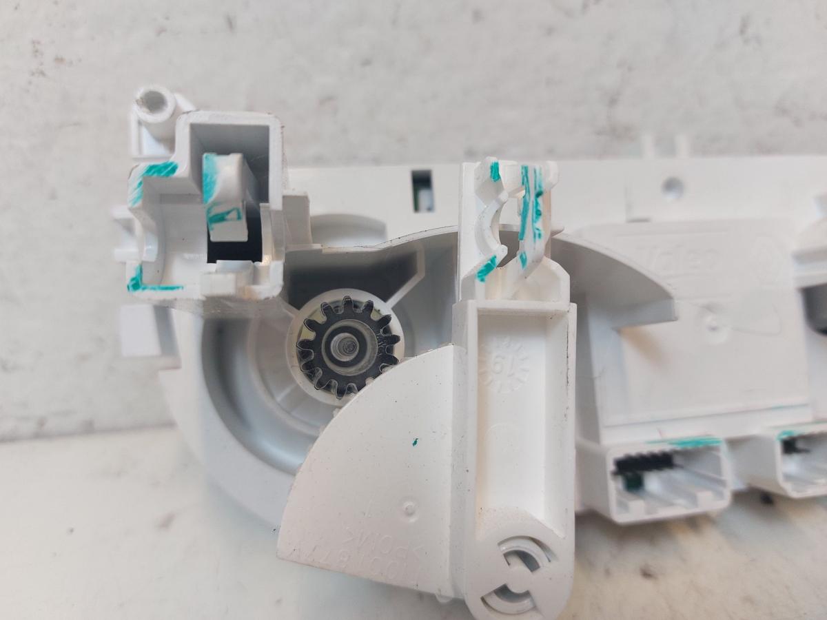 Renault Clio IV X98 TCe90 Klimabedienteil Heizungsregulierung manuelle Klima