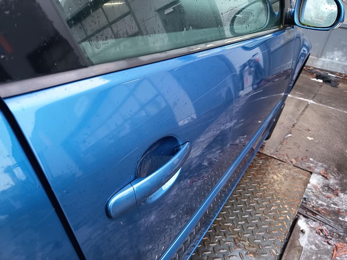 VW Golf V original T&uuml;r rechts Beifahrer A5K Olympiablau Bj 2007