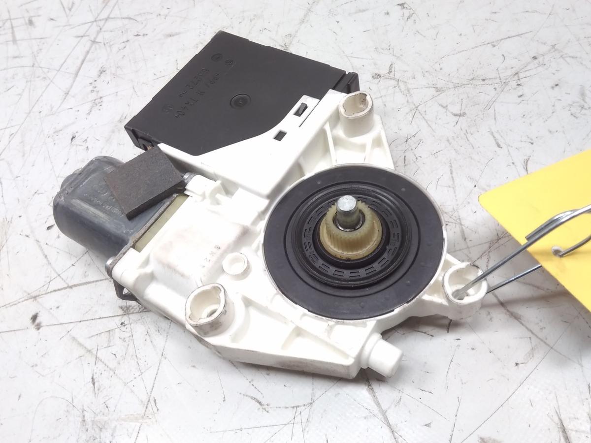 Audi A3 8P original Fensterhebermotor vorn rechts mit T&uuml;rsteuerger&auml;t Bj.2010