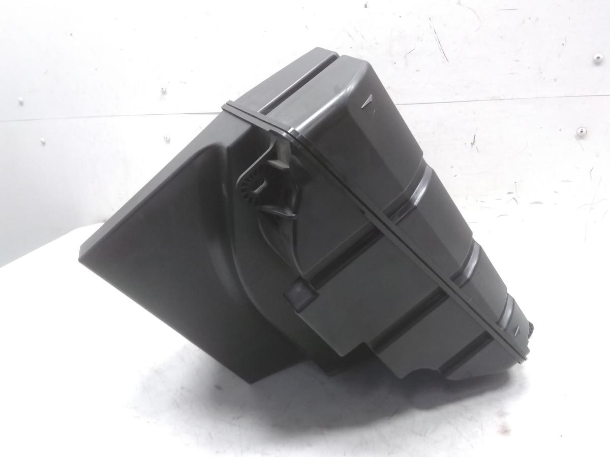 Tesla Model Y original Subwoofer Lautsprecher hinten mit Gehäuse Bj.2022