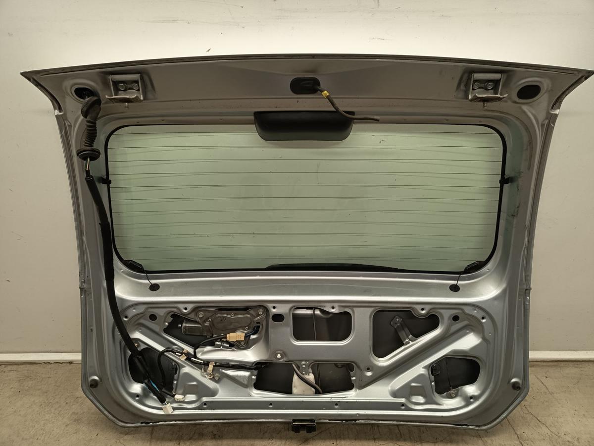 Subaru Justy M300 original Heckklappe mit Scheibe S28 Silber Baujahr 2010