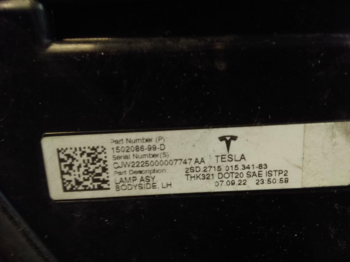 Tesla Model Y original R&uuml;ckleuchte Schlussleuchte links au&szlig;en LED BJ2023