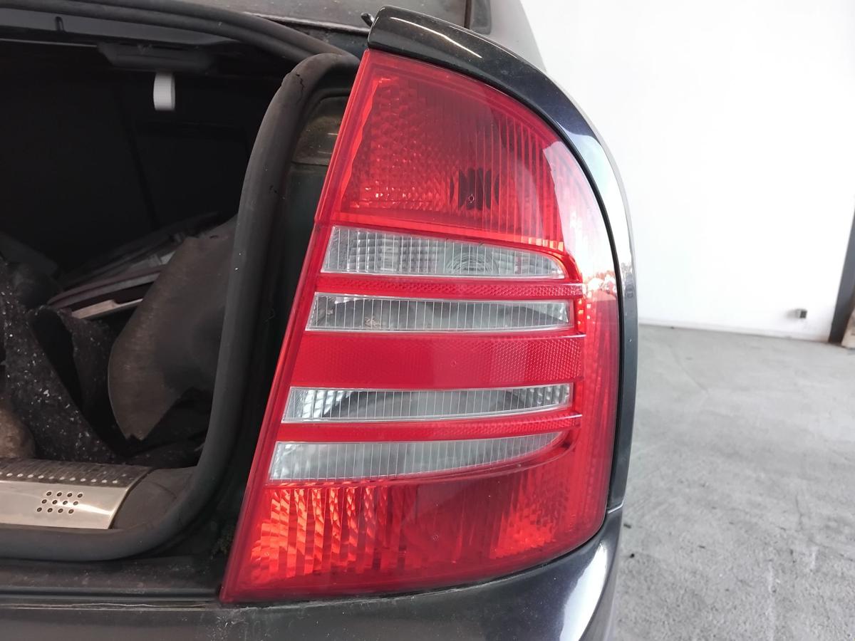 Skoda Superb 3U original R&uuml;ckleuchte Heckleuchte Schlussleuchte rechts BJ2005