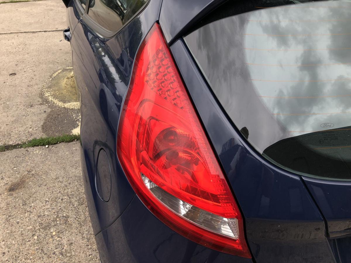Ford Fiesta JA8 Rückleuchte links Rücklicht Heckleuchte 3 türer Heckleuchte