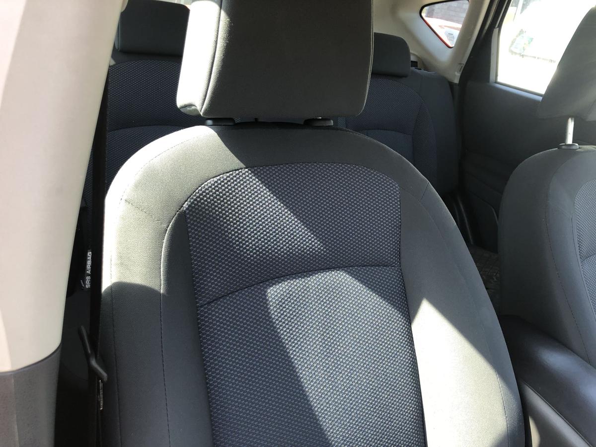 Nissan Qashqai J10 Sitz vorn rechts Beifahrersitz Stoff OHNE Sitzheizung